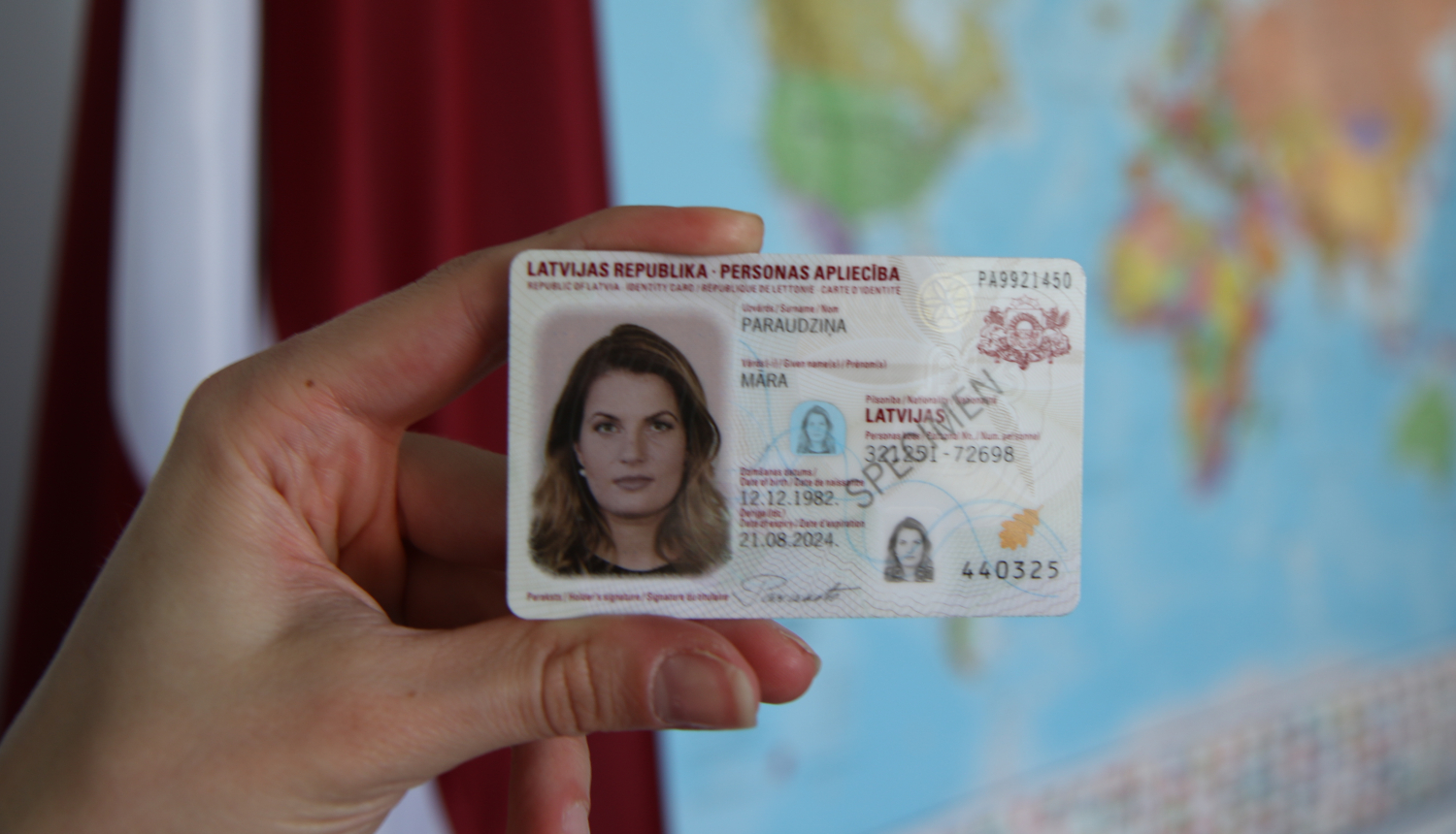 Personas apliecība jeb eID karte būs obligāta tad, kad beigsies pases derīguma termiņš