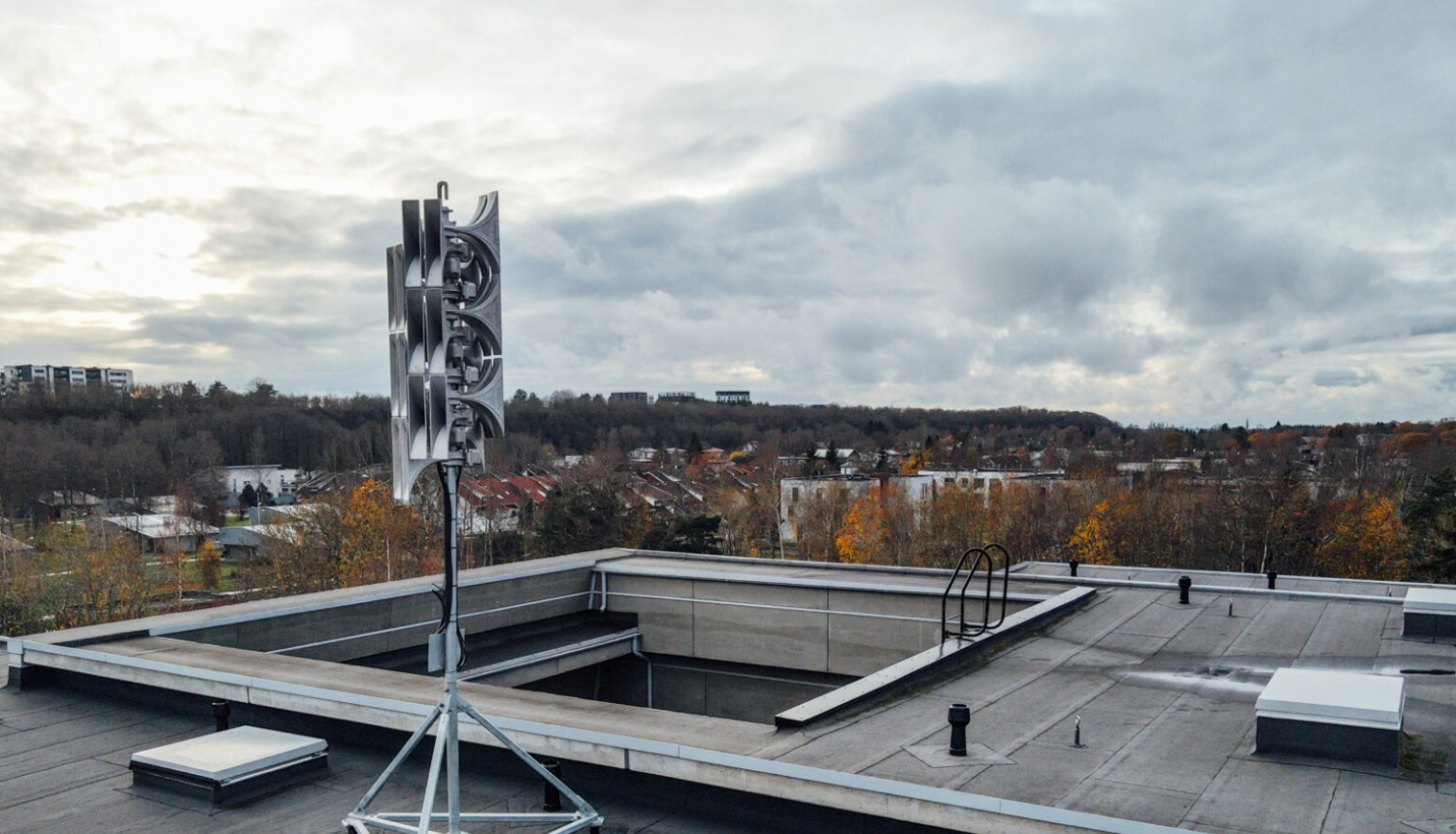 Trauksmes sirēna uz jumta