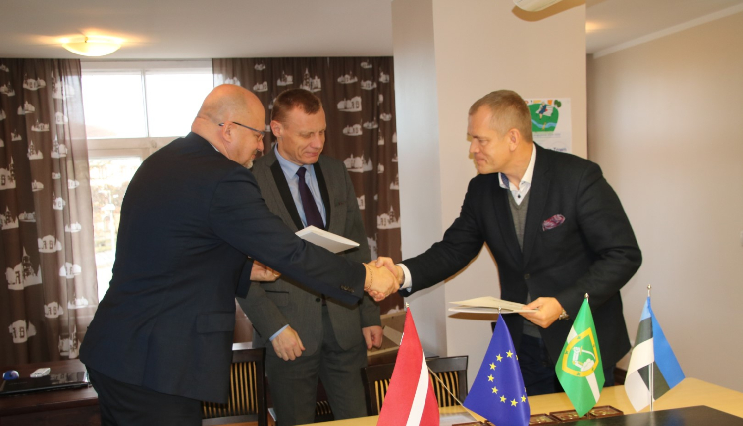 Parakstīts līgums par kopēja Valgas – Valkas pilsētas centra būvdarbiem