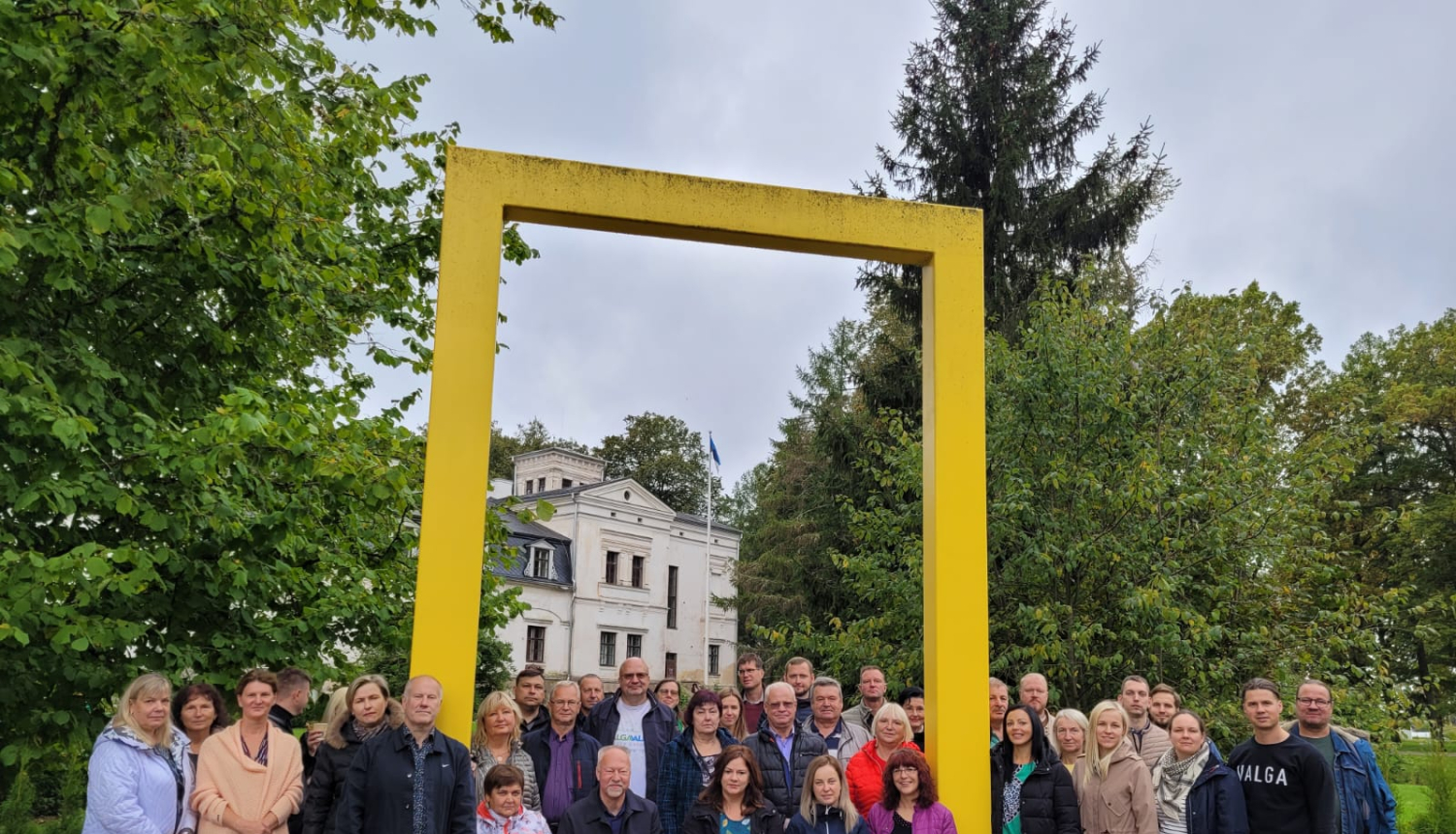 Valkas un Valgas pašvaldību pārstāvji pārrunā attīstības stratēģiju pieredzes apmaiņas vizītē Igaunijā