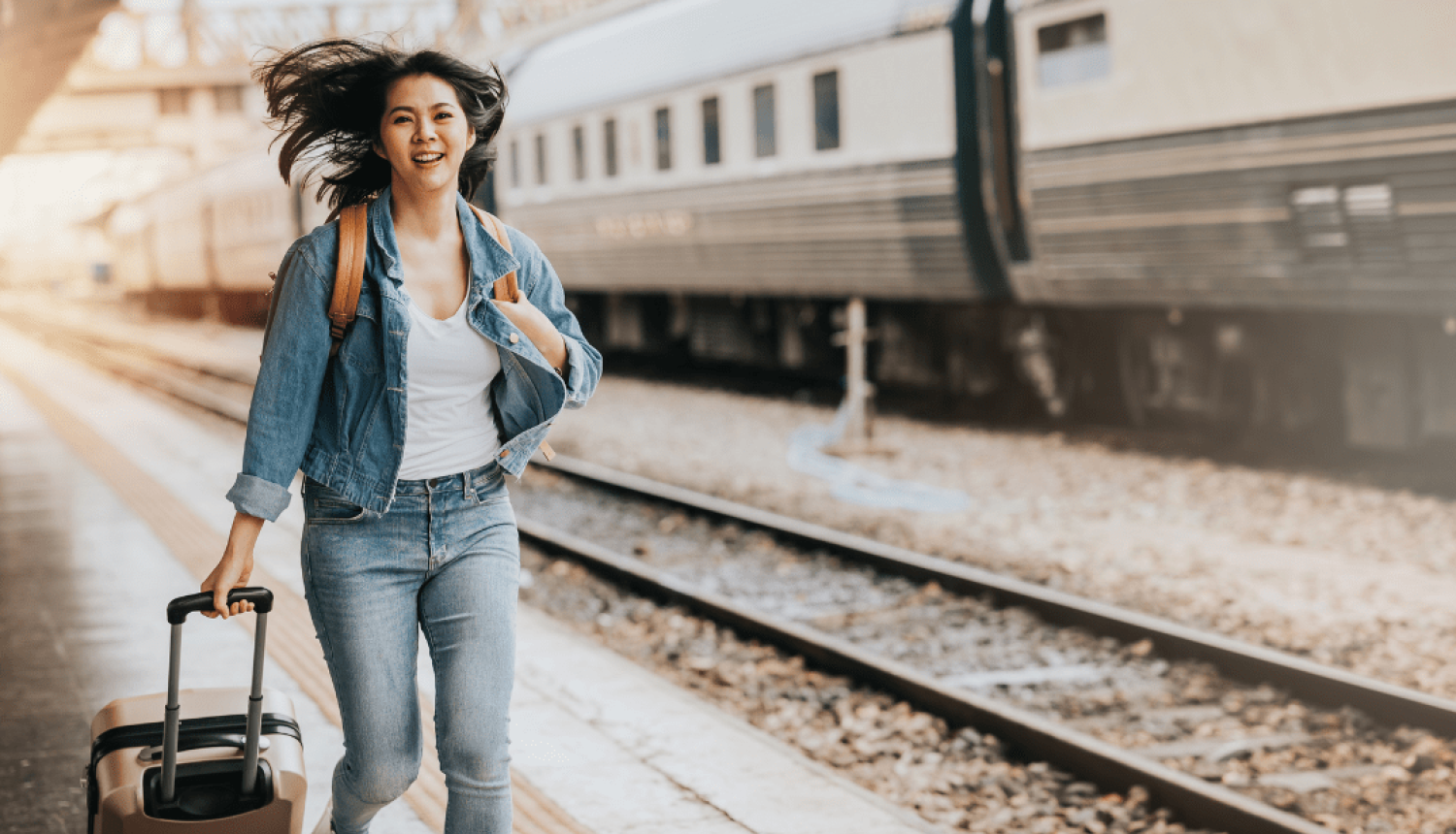 Jauniešus aicina pieteikties bezmaksas ceļošanas biļetēm Eiropas iepazīšanai