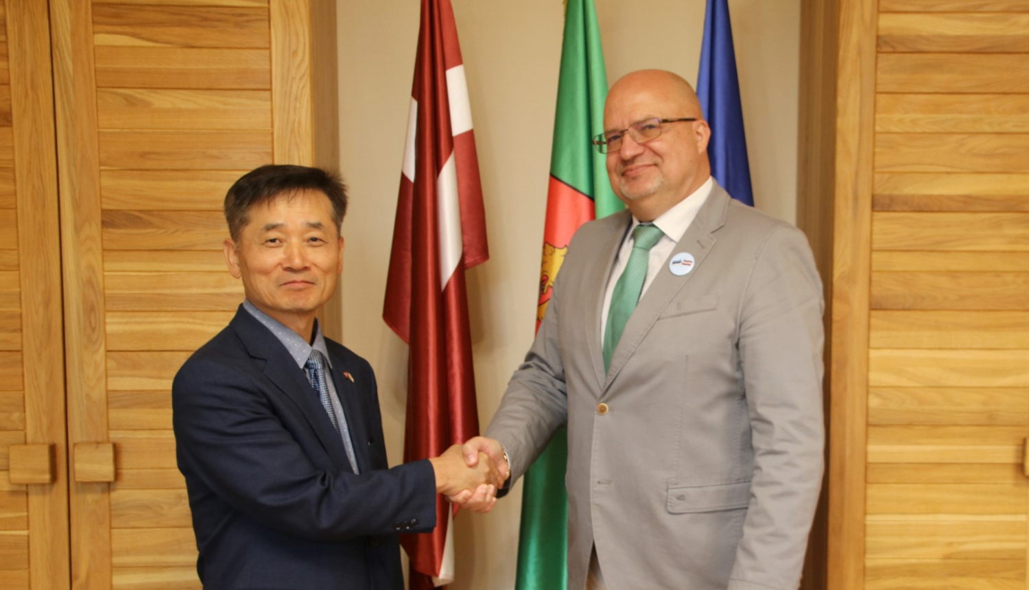 Valkas novadā viesojas Korejas Republikas vēstnieks