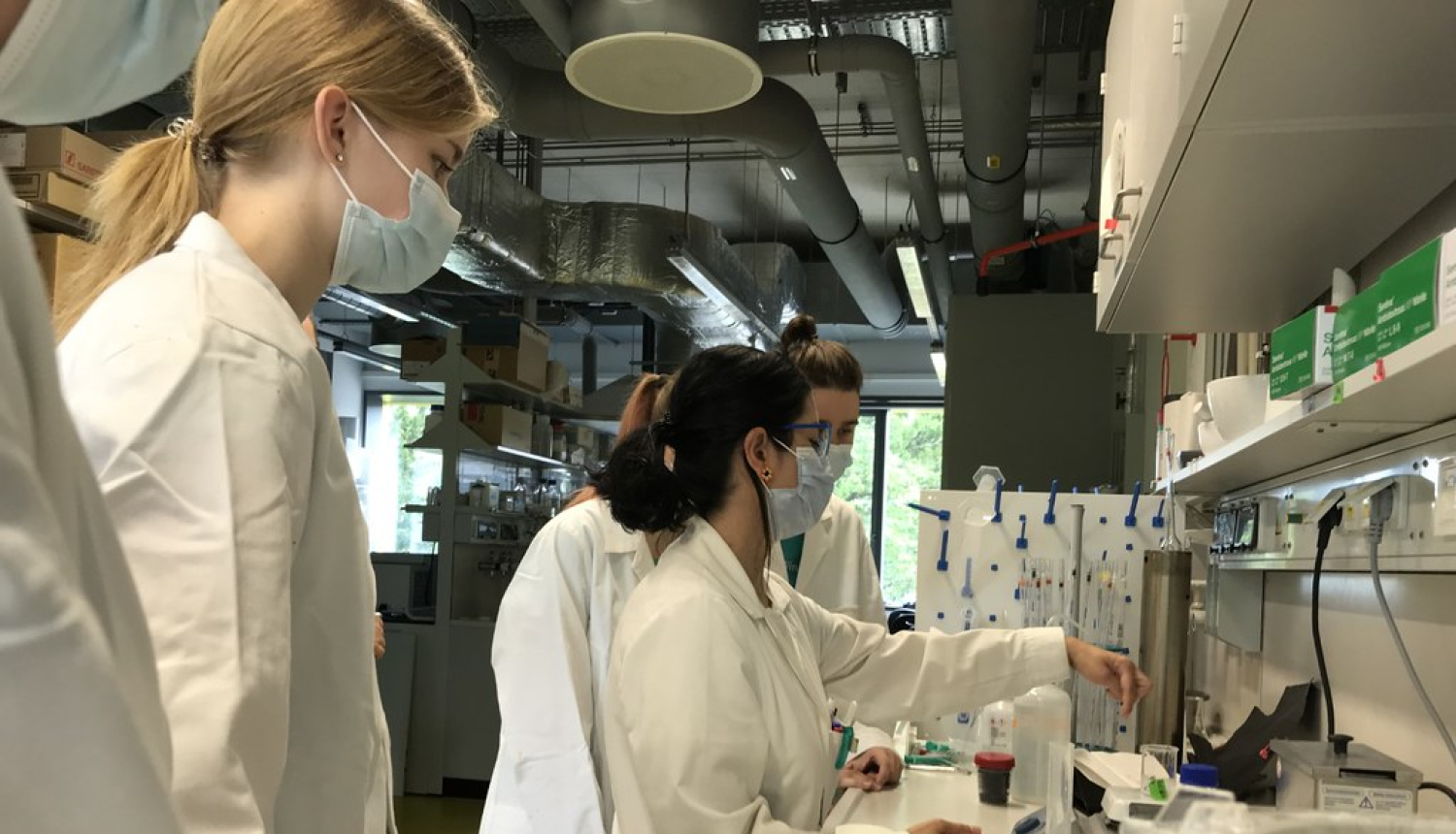 Aicina skolēnus un viņu mentorus piedalīties erudīcija konkursā un cīnīties par ceļojumu uz Šveici