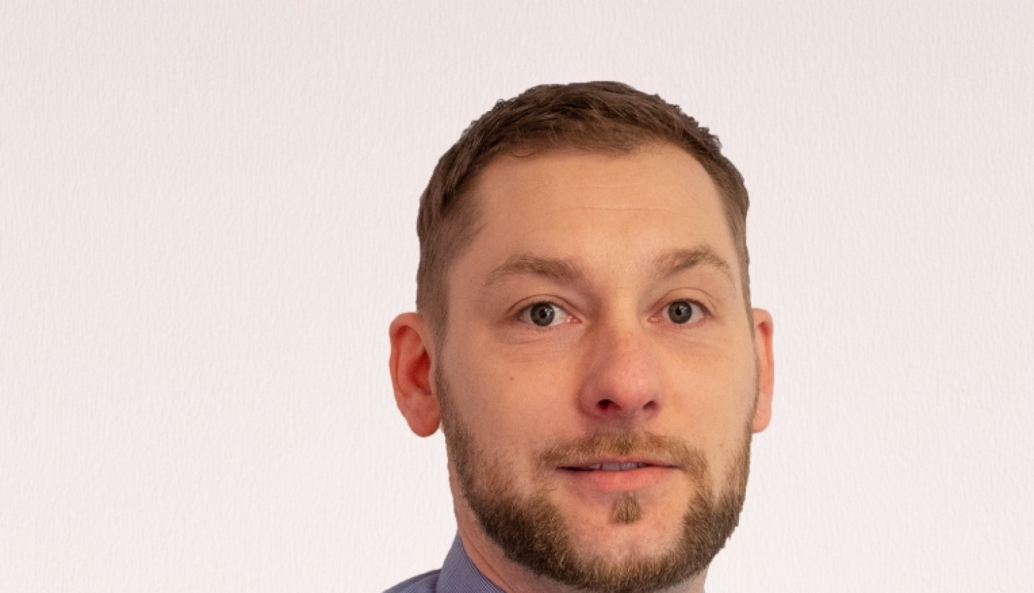 Valkas novada domes deputātu Agra Krastiņa un Andas Kušķes portretfotogrāfijas