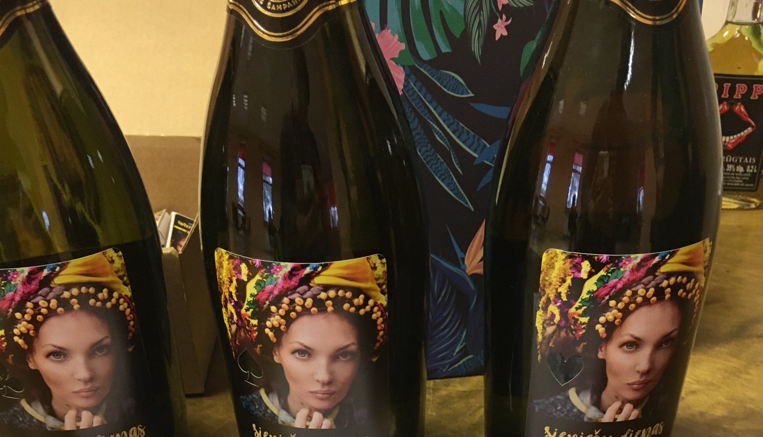 Pēc gada pārtraukuma notika Lugažu muižas “Sieviešu dienas zolītes turnīrs”