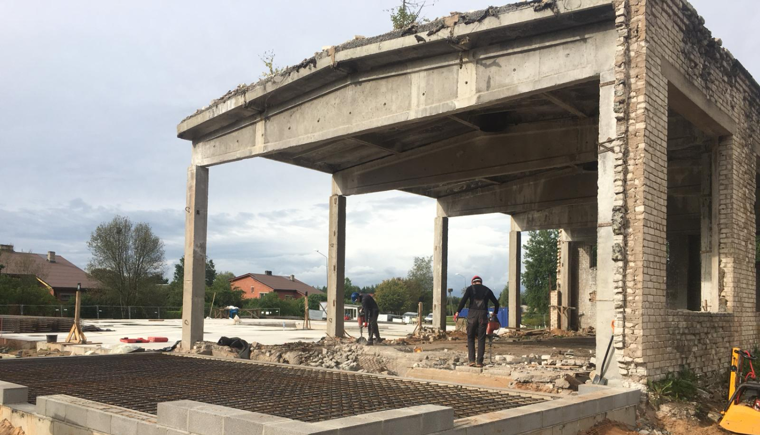 Turpinās Ražošanas teritorijas būvniecības darbi Kārķos