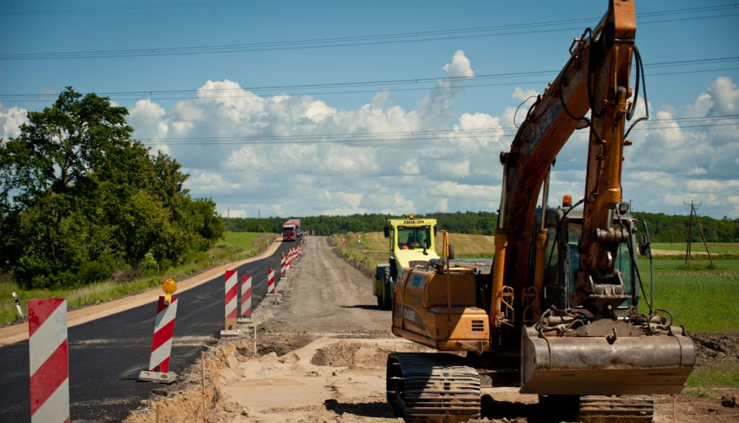 Uz Valmieras šosejas vēl viens būvdarbu posms