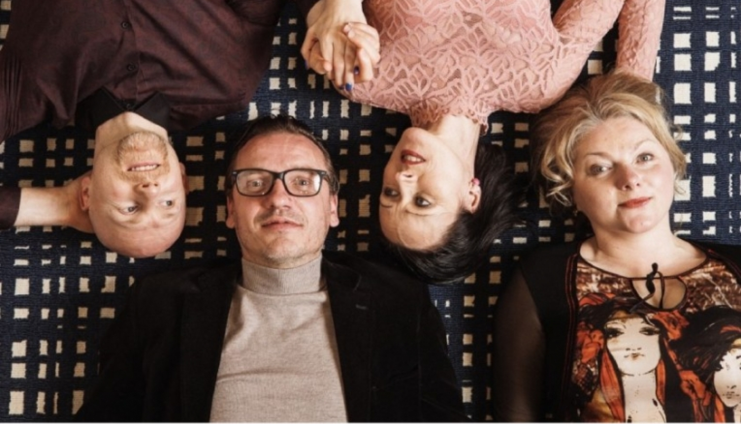 Divi vīriešu un divas sievietes