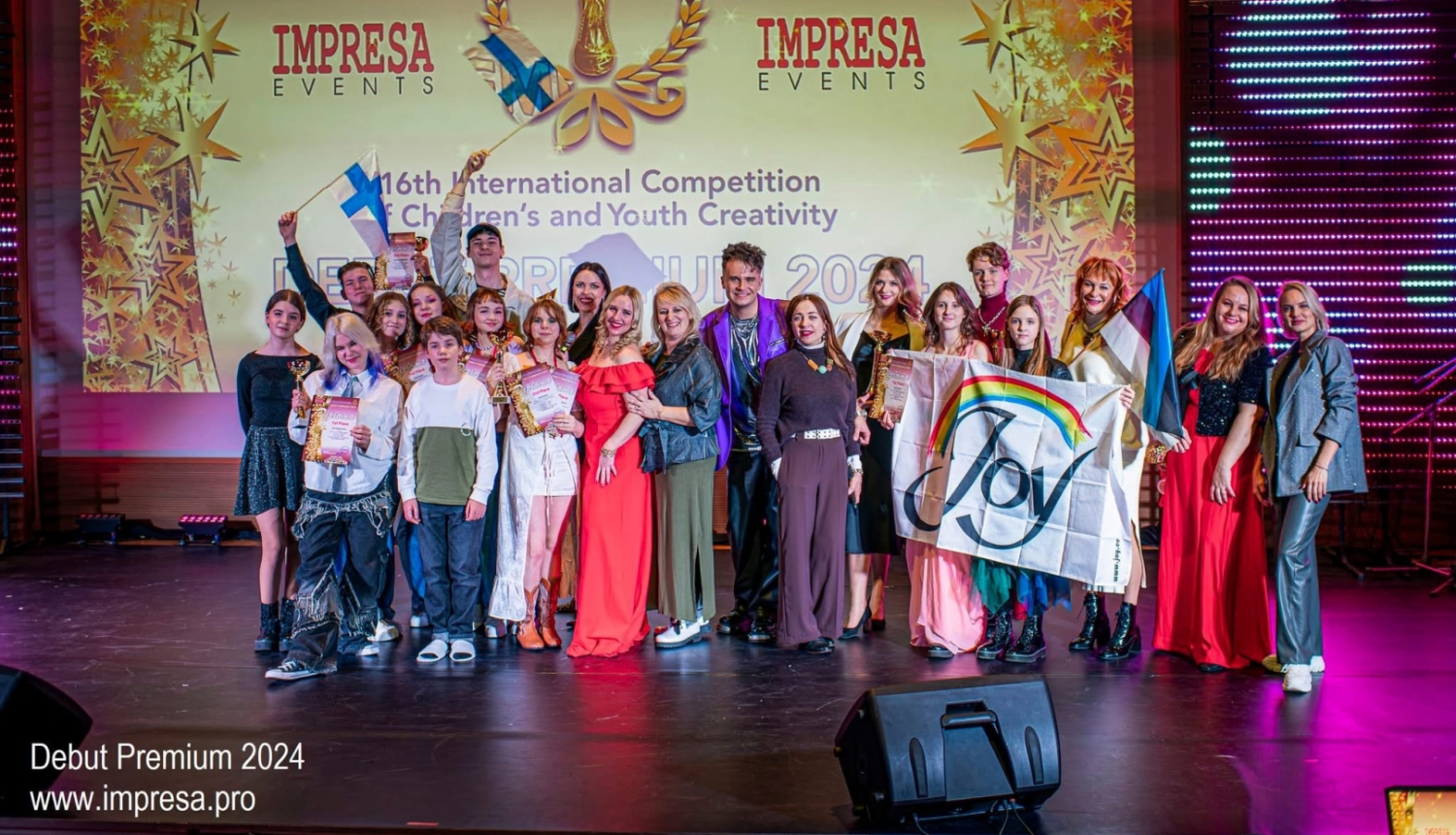 Studija JOY kopā ar kolektīvu no Somijas uz skatuves