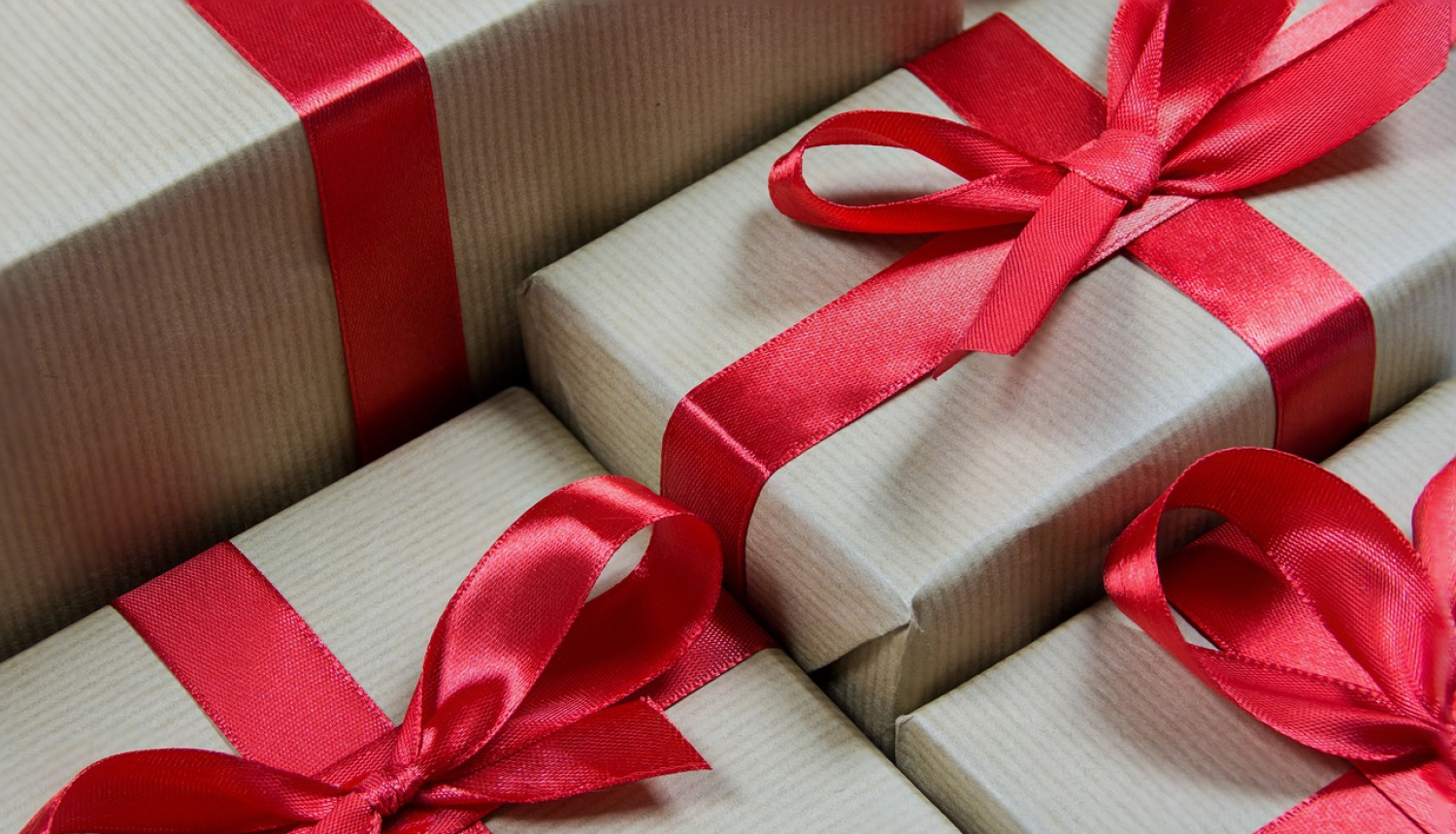 Aicinām iepriecināt aprūpes centra iemītniekus