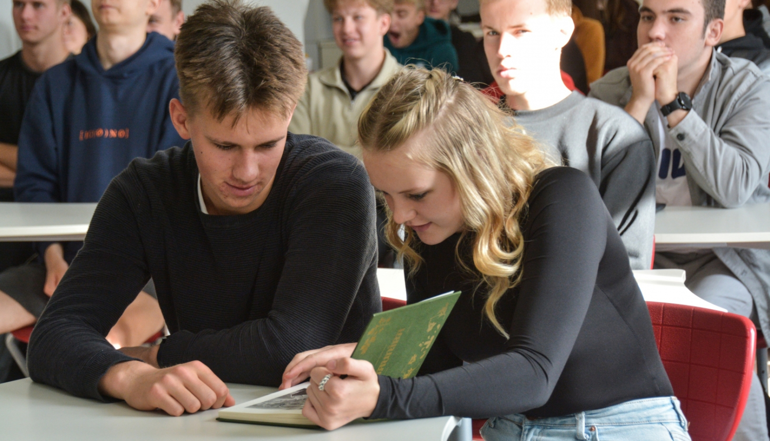 Dzejas pietura_tituls_2023