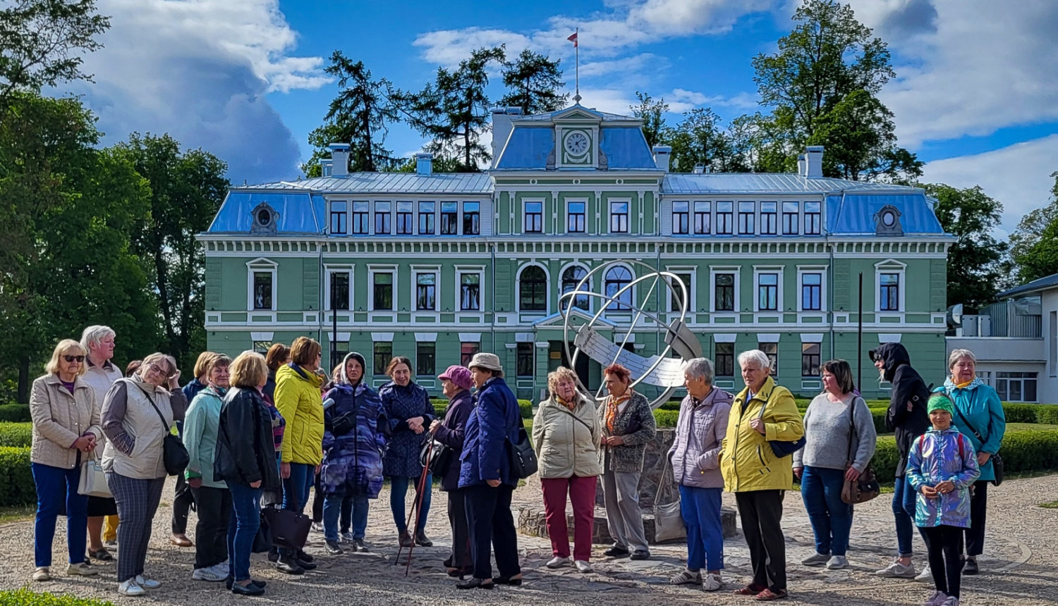 titulam_simtgades_ekskursija