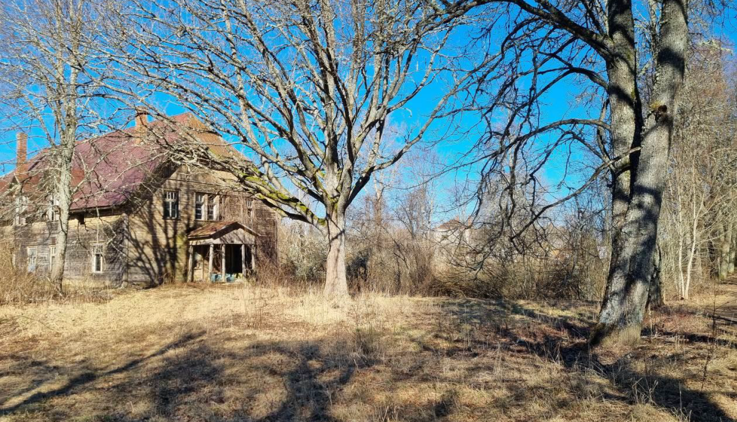 Lauku māja un teritorija