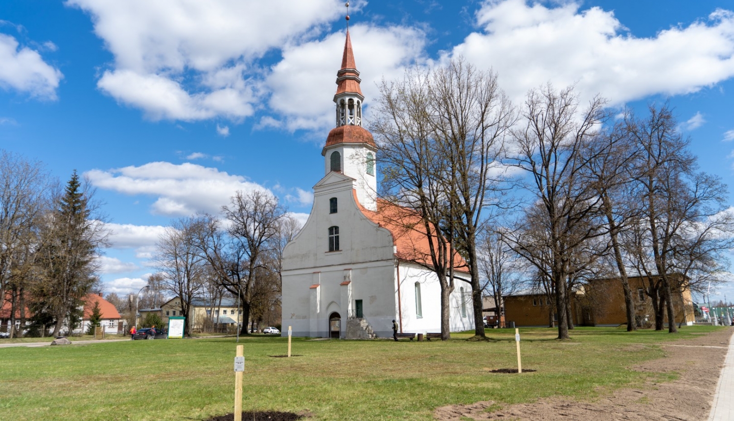 Atzīmējot reformācijas piecsimtgadi Latvijā, Valkā iestādīts Glika ozols