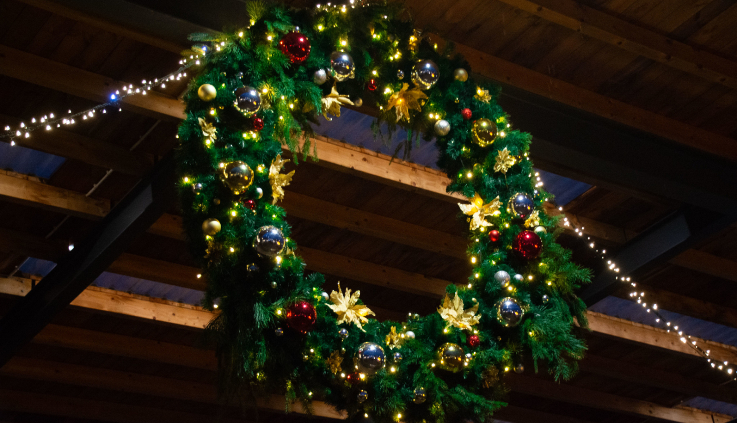 Izgaismots Adventes vainags