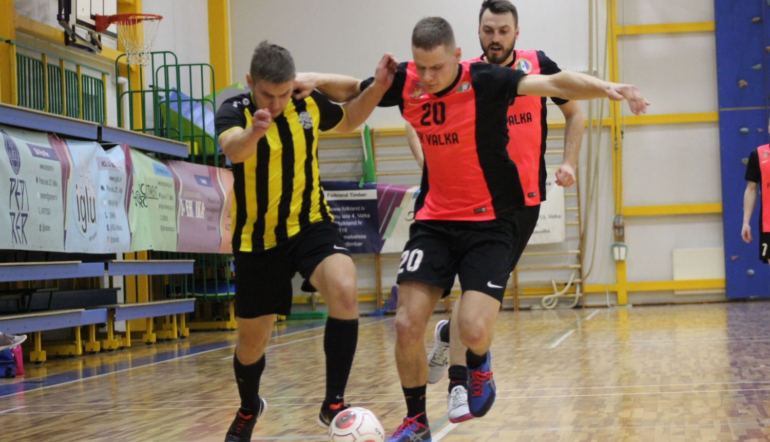 Aizvadīts Valkas telpu futbola čempionāta 3. posms