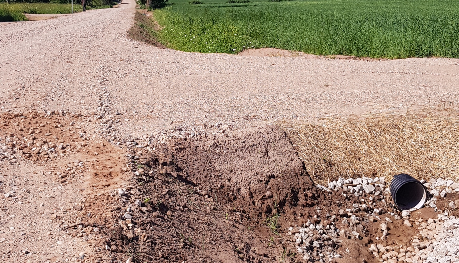 Notiek Valkas novada grantsceļu bez cietā seguma pārbūve