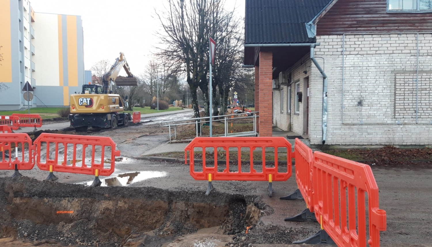 Sakarā ar Ausekļa ielas būvdarbiem traucēta piekļūšana SIA “DentaNata” zobārstniecības praksei no Tālavas ielas