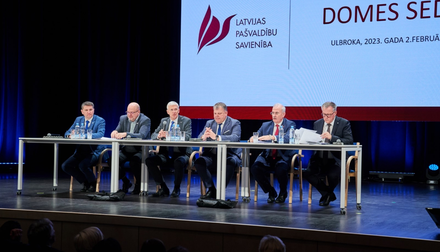 LPS sarunās ar Ministru kabinetu panākta vienošanās par īpašu vienreizēju dotāciju Valkas pašvaldībai