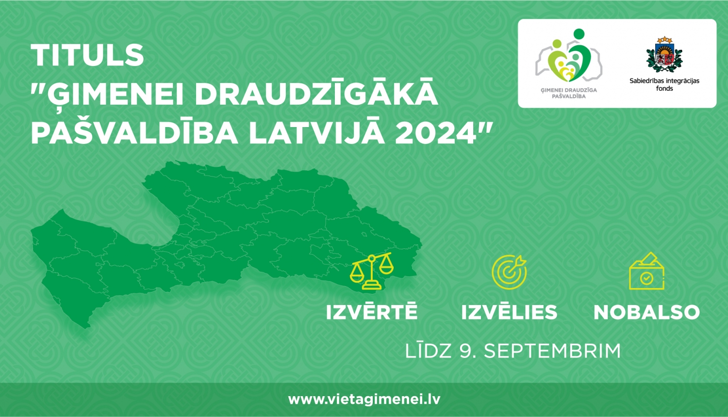 Zaļš baneris ar Latvijas valsts kontūru